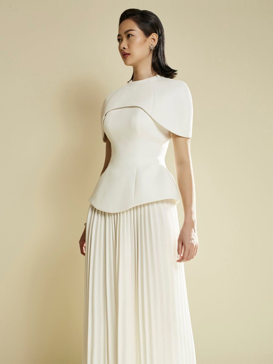 Elegant white design suit