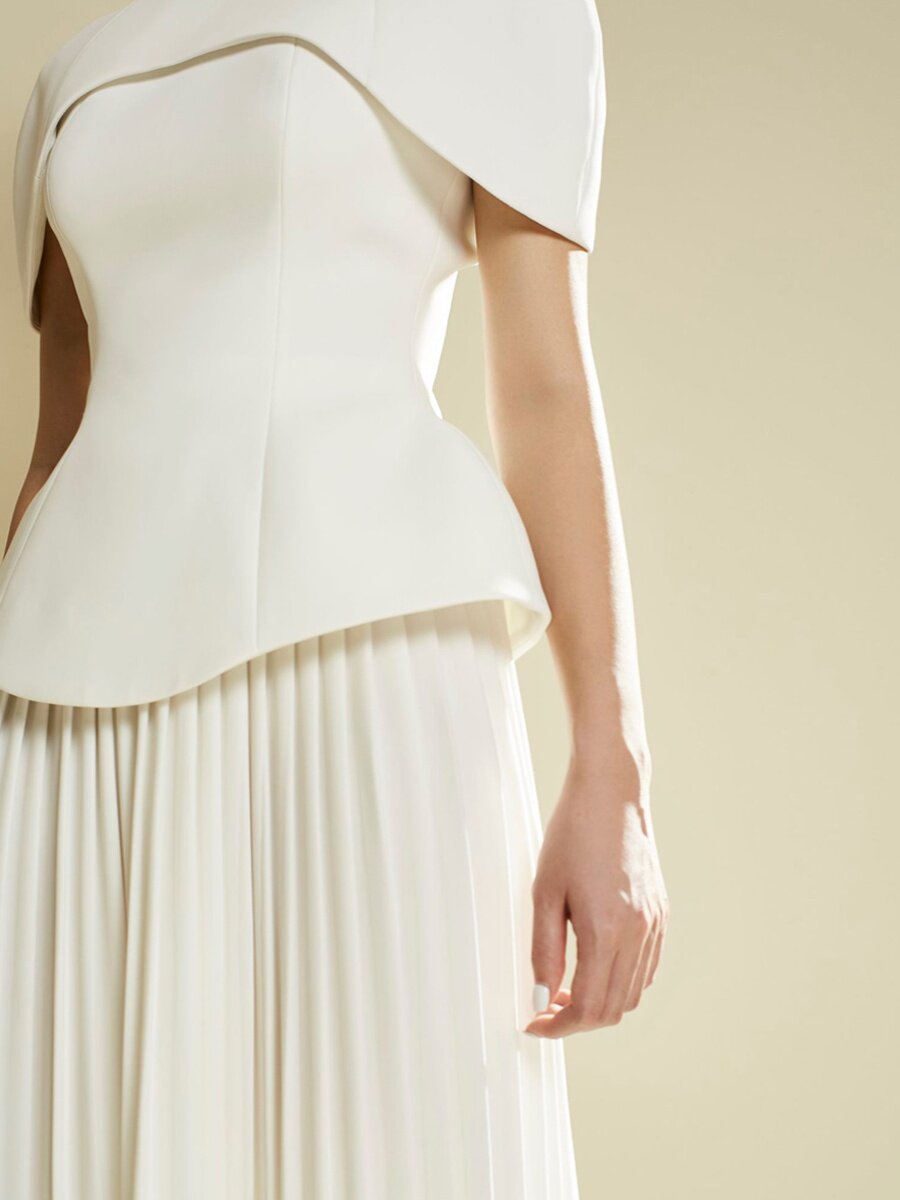 Elegant white design suit