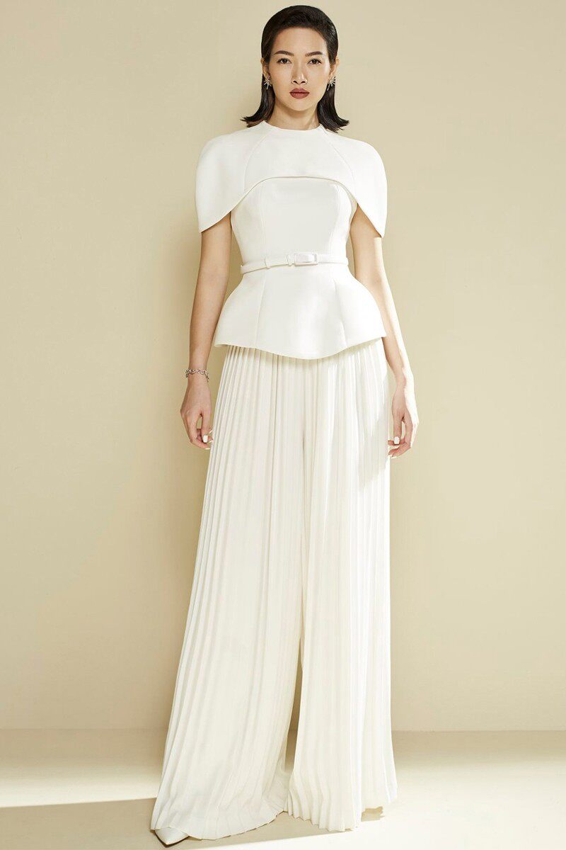 Elegant white design suit