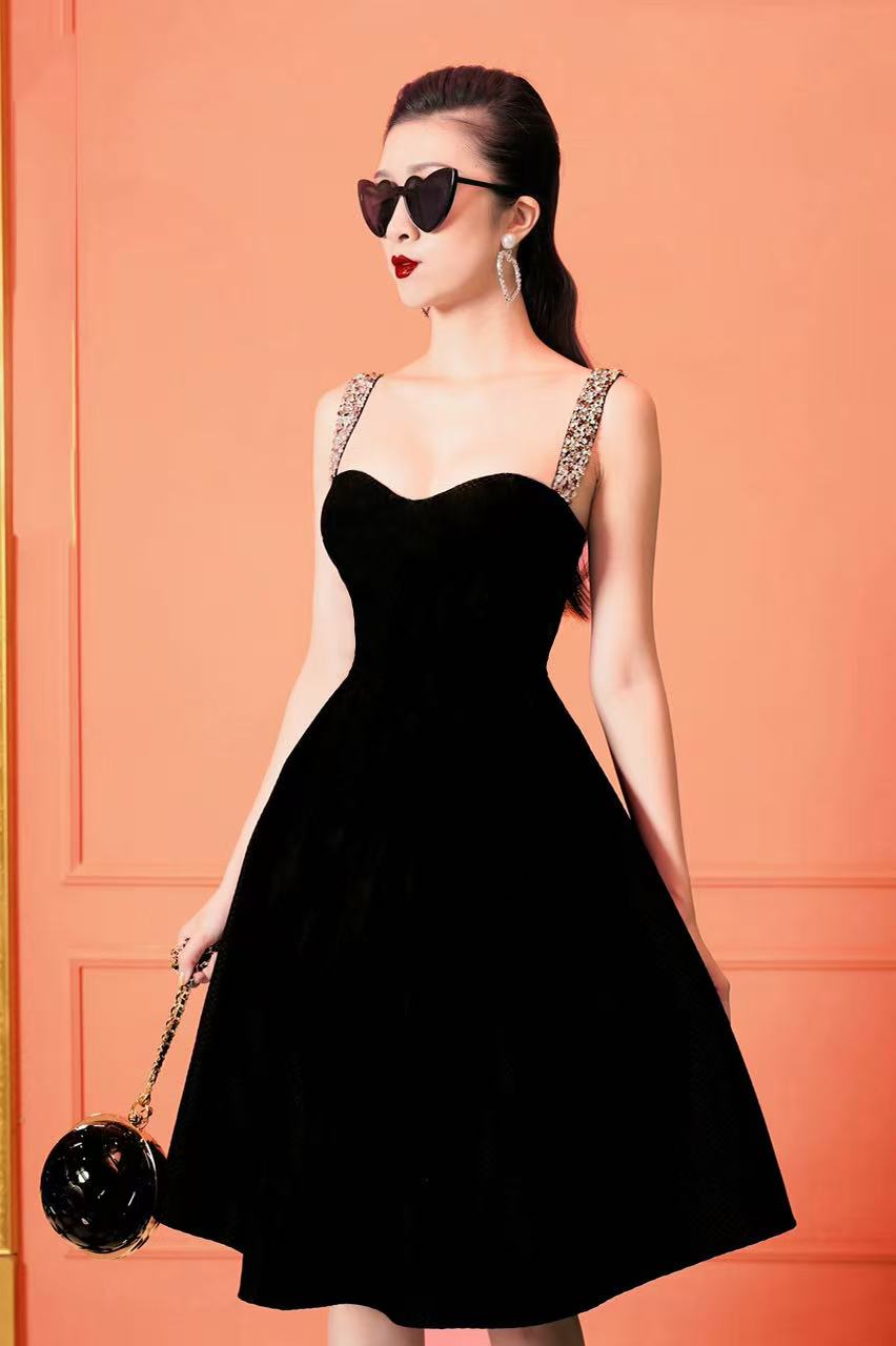 Black elegent dress